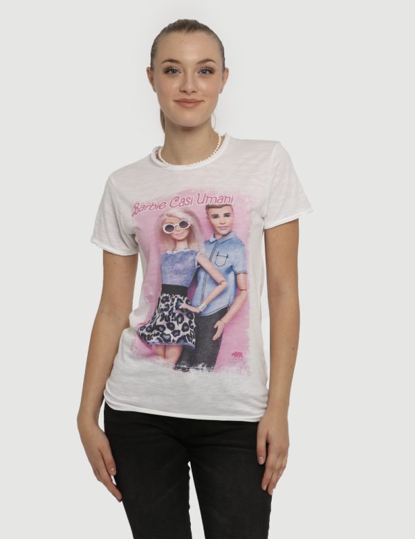 T-shirt Barbie bianco/rosa - COMPOSIZIONE E VESTIBILITÀ:100% cotoneLa modella è alta 170 cm e indossa la taglia S. La vestib