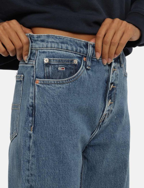 Jeans Tommy Hilfiger blu - COMPOSIZIONE E VESTIBILITÀ:99% cotone 1% elastaneLa modella è alta 176 cm e indossa la taglia 27