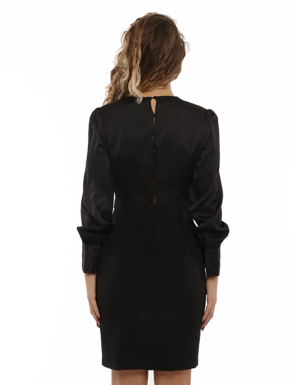 Vestito Fracomina con scollo e bottoni - 100% viscosaLa modella indossa la taglia S e la vestibilità del capo è regolare. Sp