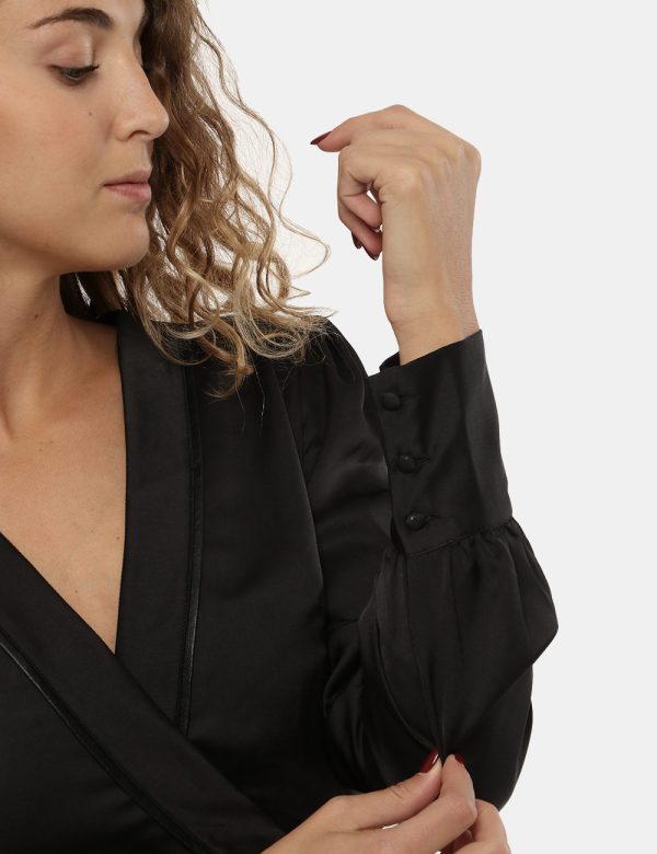 Vestito Fracomina con scollo e bottoni - 100% viscosaLa modella indossa la taglia S e la vestibilità del capo è regolare. Sp