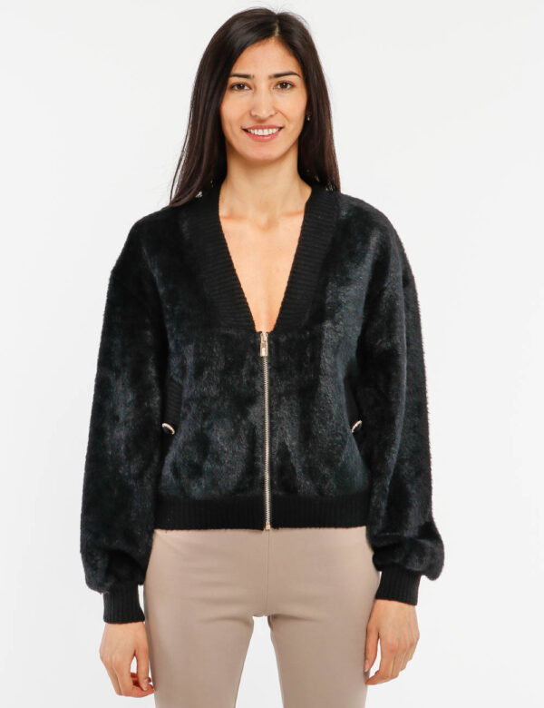 Maglione Fracomina con zip - 68% poliammide 32% poliestereLa modella indossa la taglia S ed è alta 178 cm e la vestibilità è
