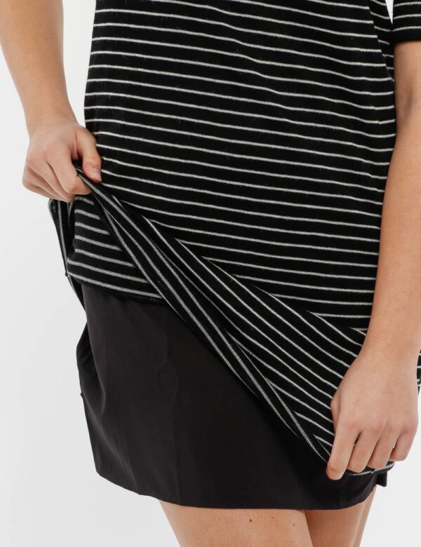 Vestito Fracomina in maglia - Esterno: 55% lino 45% cotone - fodera: 100% poliestereLa modella indossa la taglia S ed è alta