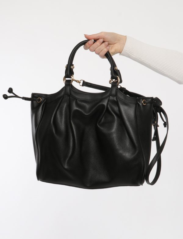 Borsa Fracomina nero - COMPOSIZIONE E VESTIBILITÀ:100% poliuretanoCONSIGLI DI STILE:Borsa a mano semirigida di grandi dimens
