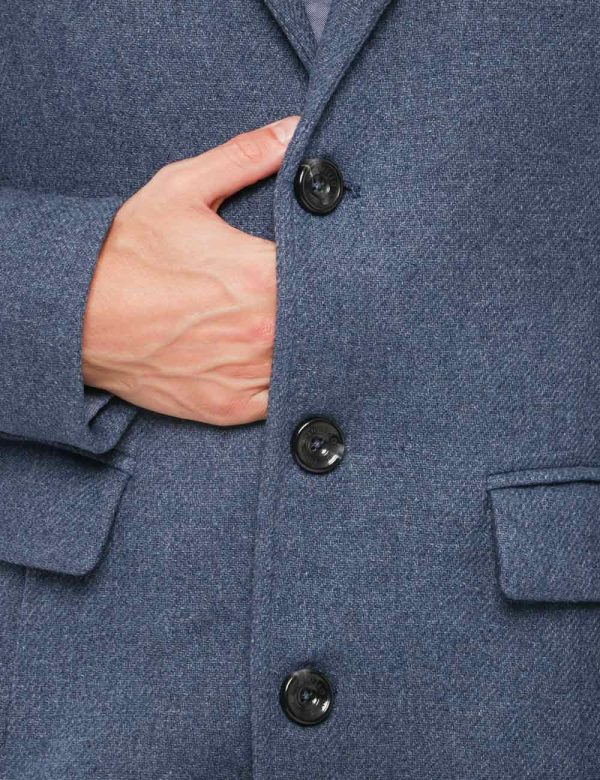 Cappotto Fred Mello con bottoni - 50% lana 40% poliestere 10% poliammideIl modello indossa la taglia L ed è alto 184 cm e la