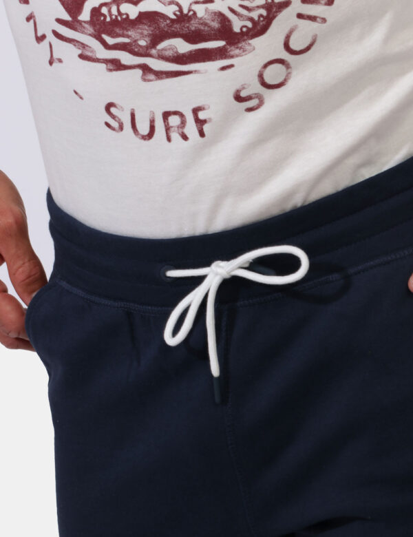 Pantaloni Fred Mello Blu - Pantaloni della tuta in total blu navy con logo brand bianco. Presenti polsini sul girocaviglia e