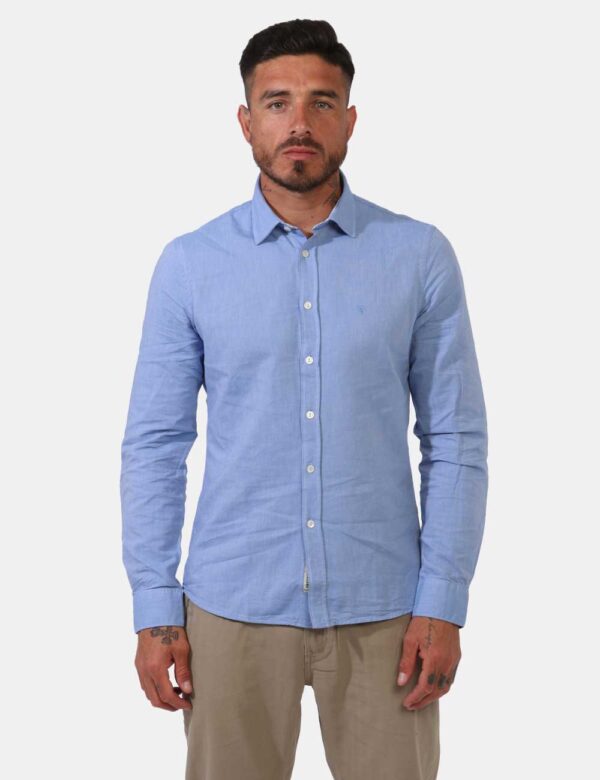 Camicia Fred Mello Blu - Camicia classica in cotone ed in total blu denim. La vestibilità è morbida e pratica grazie a botto