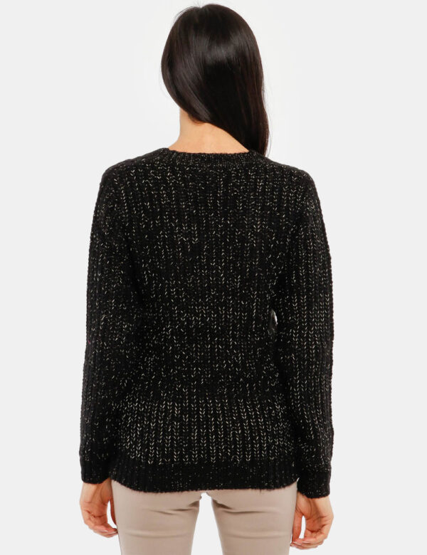 Maglione Fracomina a maglia larga - 92% acrilico 8% fibra metallicaLa modella indossa la taglia S ed è alta 178 cm e la vest