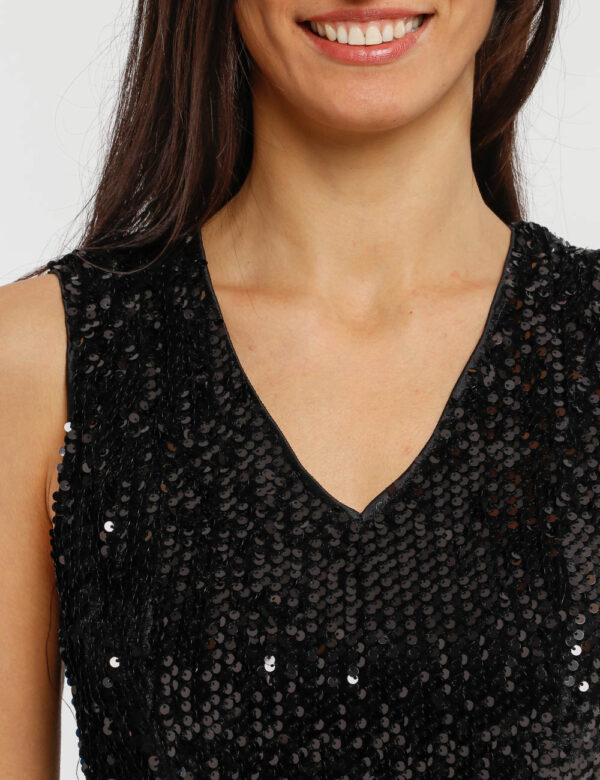 Vestito Fracomina con paillettes - Esterno: 100% spandex - Fodera: 95% poliestere 5% spandexLa modella indossa la taglia S e