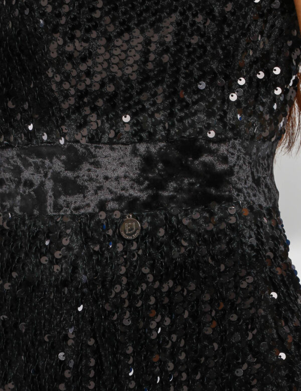 Vestito Fracomina con paillettes - Esterno: 100% spandex - Fodera: 95% poliestere 5% spandexLa modella indossa la taglia S e