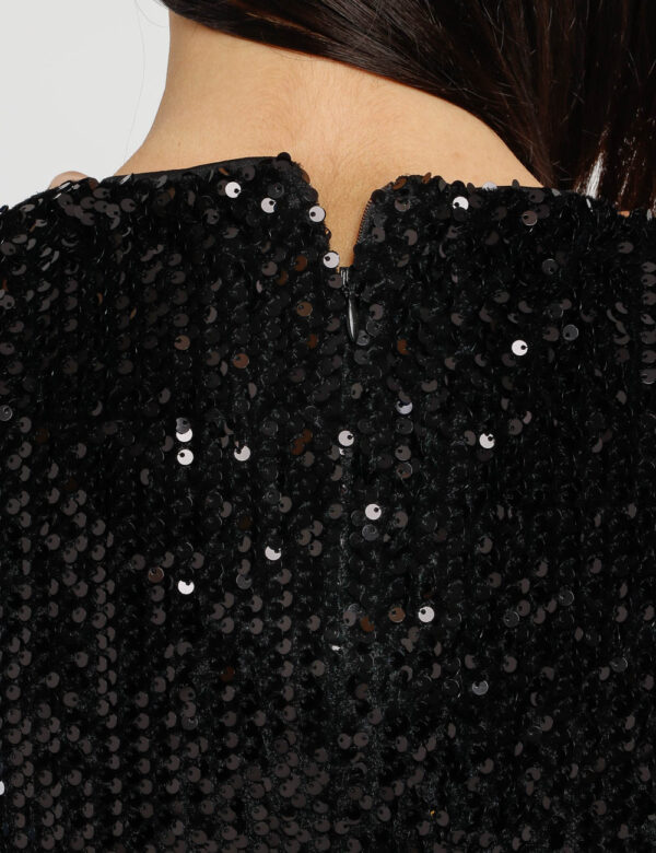 Vestito Fracomina con paillettes - Esterno: 100% spandex - Fodera: 95% poliestere 5% spandexLa modella indossa la taglia S e