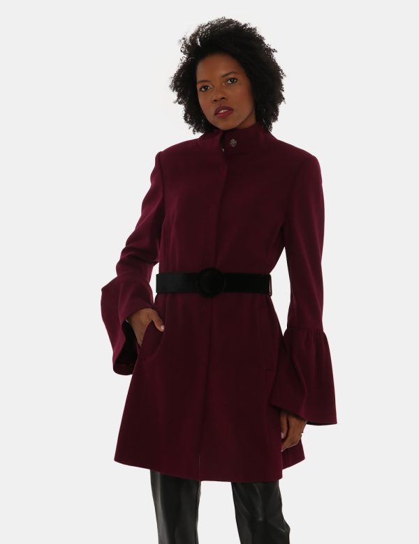 Cappotto Fracomina corto con volant - 62% poliestere 32% viscosa 6% elastanLa modella indossa la taglia L e la vestibilità d