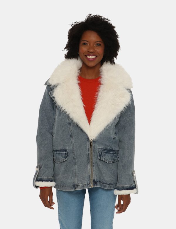 Giacca Fracomina in jeans con inserti in ecopelliccia - 100% cotone fodera 100% poliestereLa modella indossa la taglia S e l
