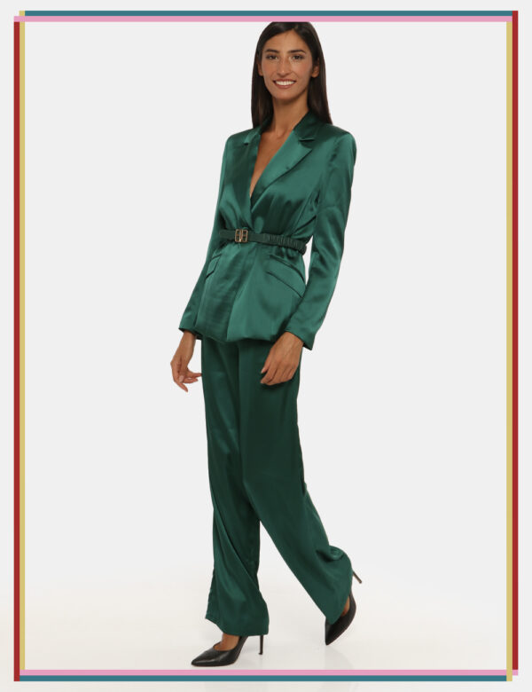 Pantaloni Fracomina verde - COMPOSIZIONE E VESTIBILITÀ:98% poliestere 2% elastaneLa modella è alta 170 cm e indossa la tagli