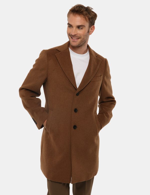 Cappotto Gazzarrini con bottoni - Esterno: 40% lana 20% viscosa - Fodera: 50% poliestere 50% viscosaIl modello indossa la ta