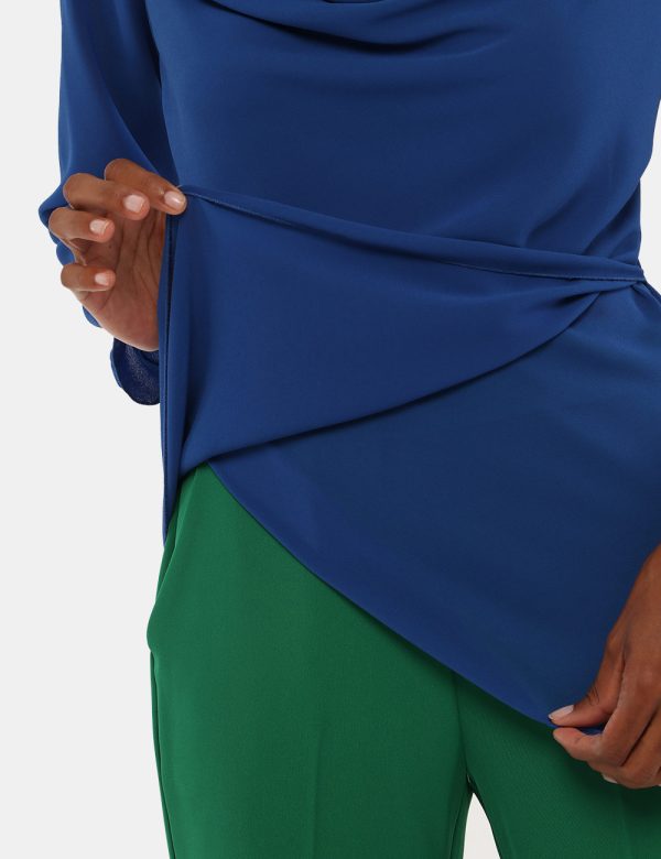 Camicia Vougue scollo morbido - 100% poliestereLa modella indossa la taglia S ed è alta 170 cm e la vestibilità è regolareUn