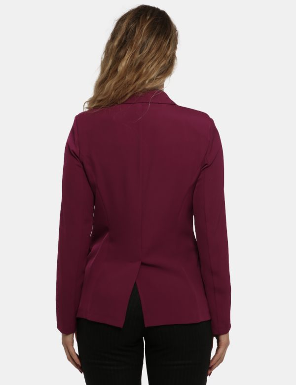 Blazer Vougue bordeaux - COMPOSIZIONE E VESTIBILITÀ:97% poliestere 3% elastaneLa modella è alta 170 cm e indossa la taglia S