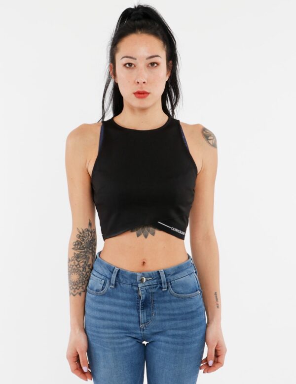 Top Calvin Klein elasticizzato - 77% piliestere 19% viscosa 11% elastaneLa modella indossa una taglia S ed è alta 173 cm e l