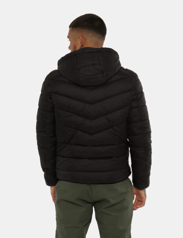 Piumino Yes Zee nero - COMPOSIZIONE E VESTIBILITÀ:100% poliestereIl modello è alto 178 cm e indossa la taglia L. La vestibil