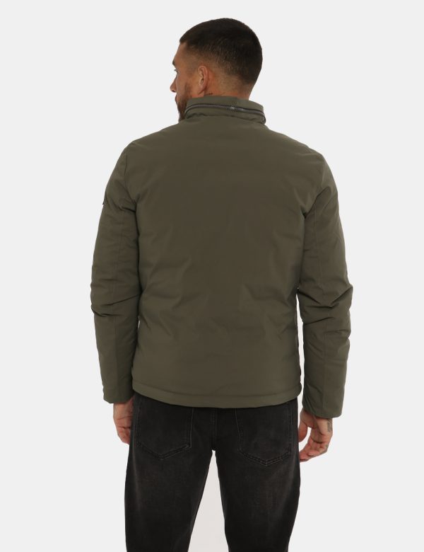 Piumino Yes Zee verde - COMPOSIZIONE E VESTIBILITÀ:100% poliammidicaIl modello è alto 178 cm e indossa la taglia L. La vesti