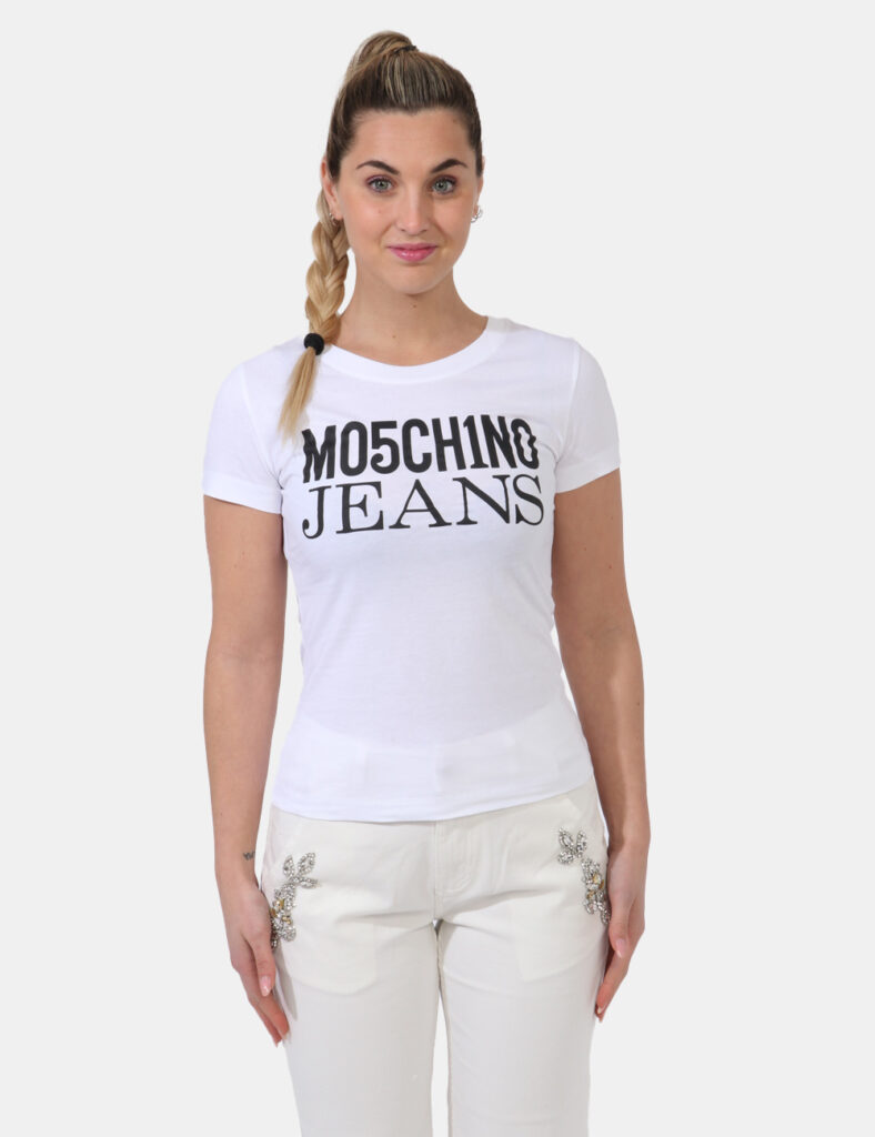 T-shirt Moschino Bianco - T-shirt classica su base bianca con stampa logo brand in nero. La vestibilità è morbida e regolare