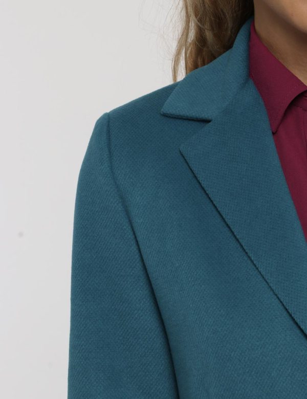 Cappotto Vougue azzurro ottanio - COMPOSIZIONE E VESTIBILITÀ:92% poliestere 8% viscosaLa modella è alta 170 cm e indossa la
