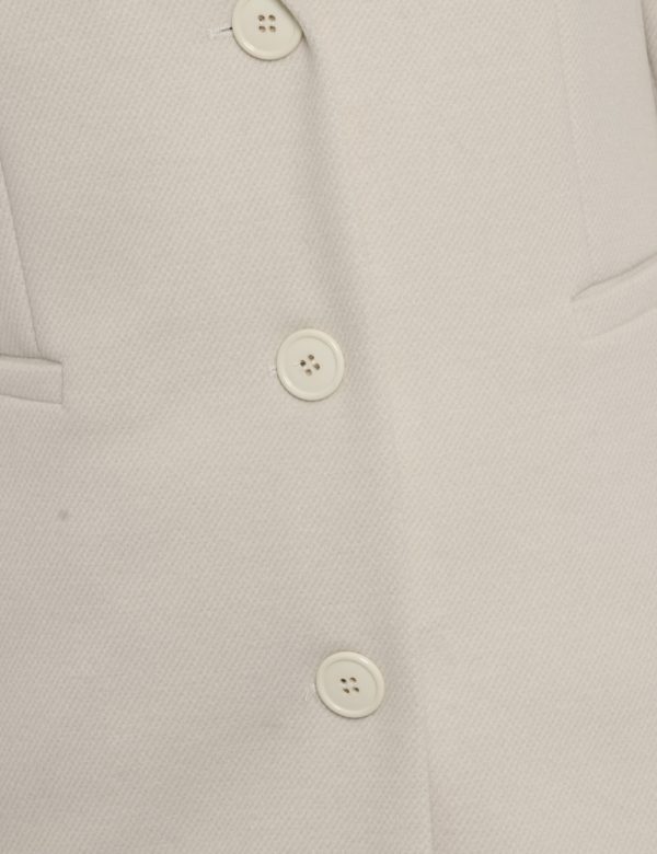 Cappotto Vougue panna - COMPOSIZIONE E VESTIBILITÀ:92% poliestere 8% viscosaLa modella è alta 170 cm e indossa la taglia S.