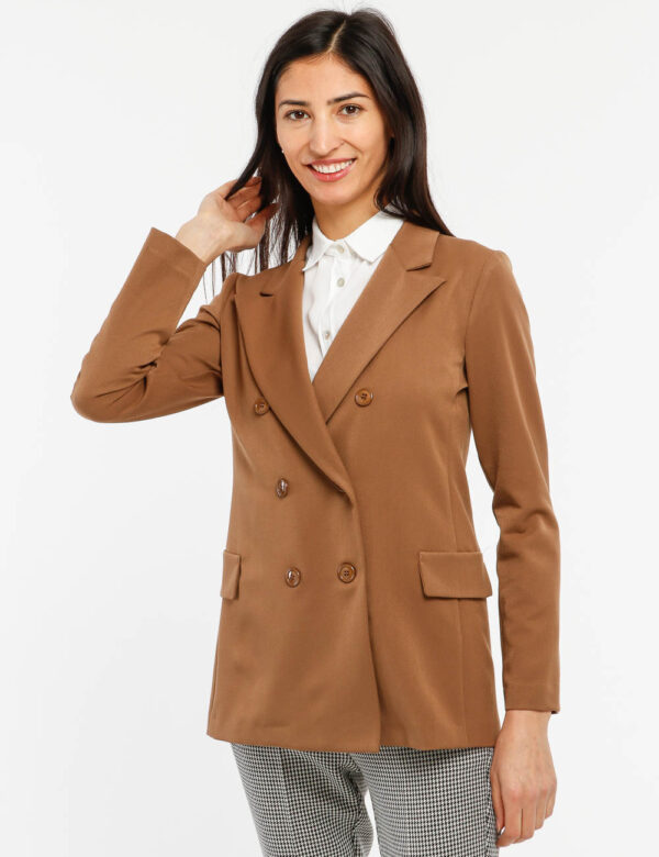 Blazer Vougue con tasche finte - 77% poliestere 17% viscosa 6% elastinaLa modella indossa la taglia S e la vestibilità è reg