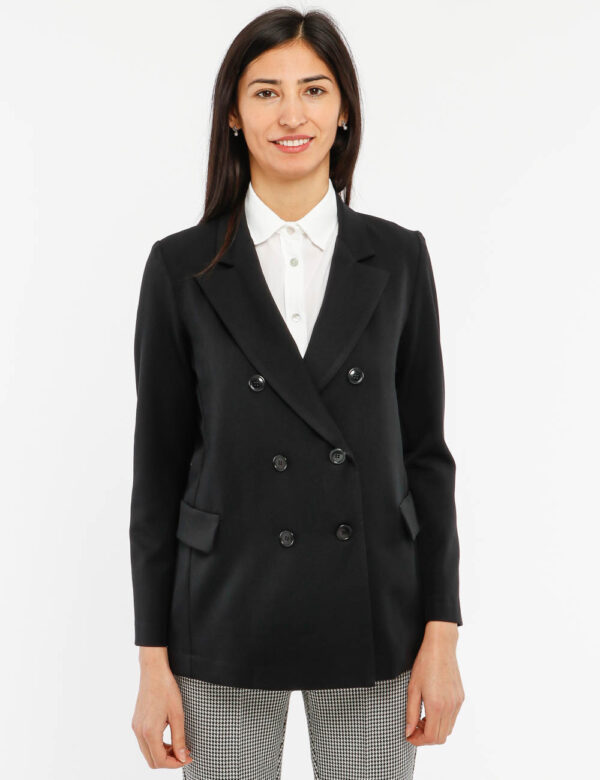 Blazer Vougue con tasche finte - 77% poliestere 17% viscosa 6% elastinaLa modella indossa la taglia S e la vestibilità è reg
