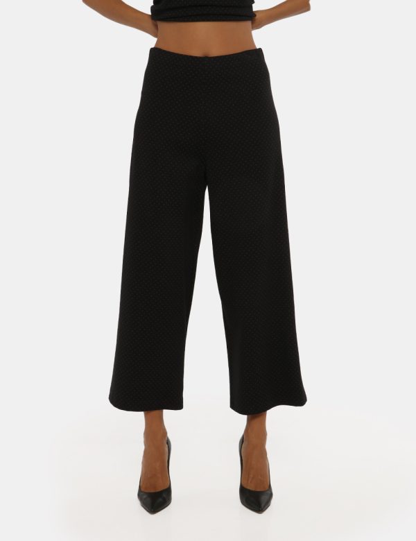 Pantalone Vougue nero - COMPOSIZIONE E VESTIBILITÀ:68% viscosa 27% nylon 5% elastaneLa modella è alta 176 cm e indossa la ta