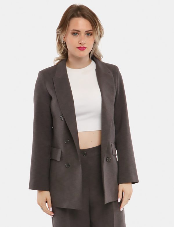 Blazer Vougue senza allacciatura - 100% poliestereLa modella indossa la taglia S ed è alta 168 cm e la vestibilità è regola