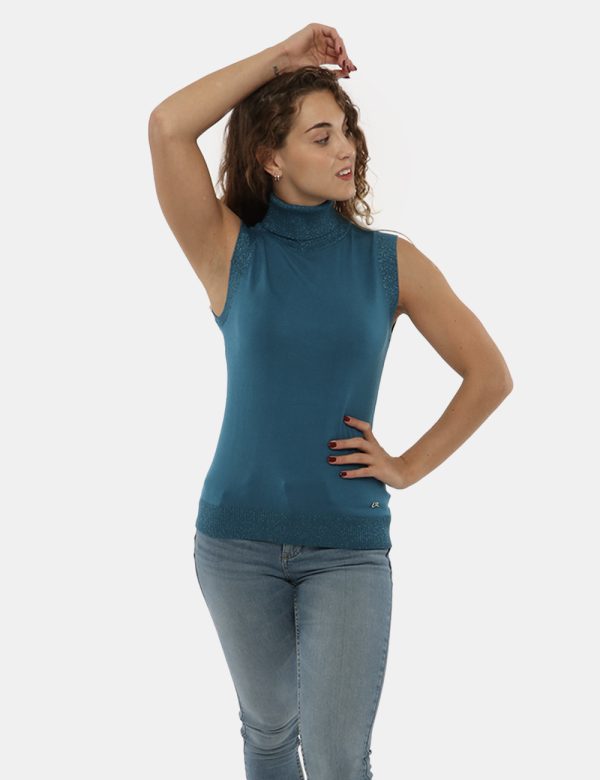 Maglia Yes Zee smanicato a collo alto - 50% viscosa 28% poliestere 22% poliammidicaLa modella indossa la taglia S e la vesti