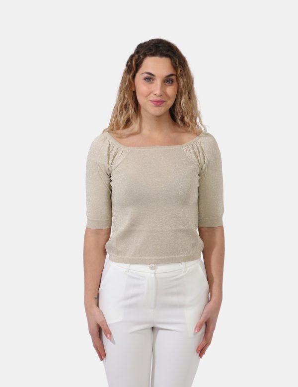 Maglia Yes Zee Beige - Maglia leggera corta con maniche a trequarti ed in total beige con filo lurex dorato. Presente ampio