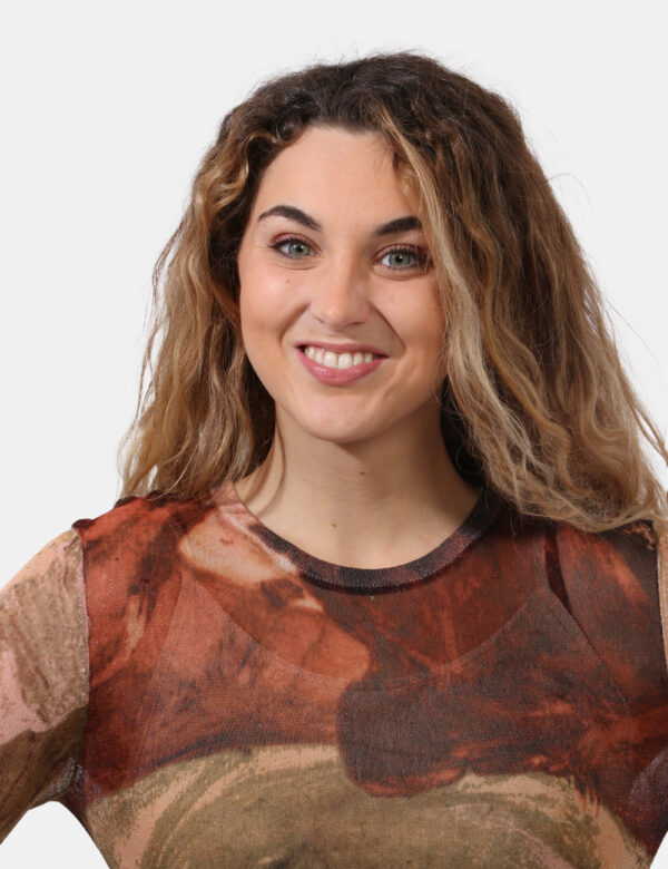 Abito Desigual Marrone - Vestito lungo a maniche lunghe con sottoabito beige e tessuto velato in varie tonalità di marrone.