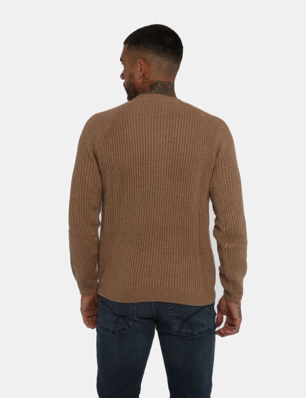 Maglione Yes Zee marrone sabbia - COMPOSIZIONE E VESTIBILITÀ:54% poliestere 20% acrilico 20% nylon 6% merinosIl modello è al