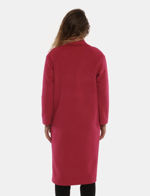 Cappotto Vogue lungo con bottone lavorato - 92% poliestere - 8% viscosaLa modella indossa la taglia S e la vestibilità del c