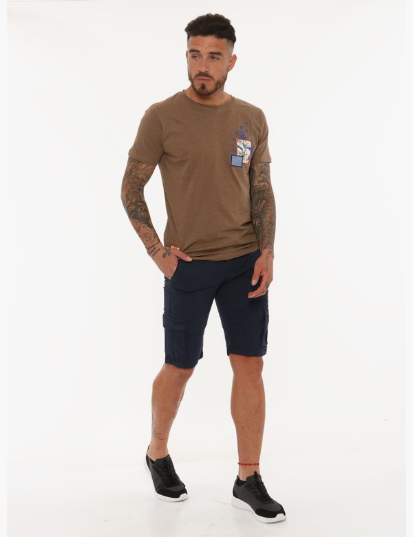 Bermuda Fifty Four blu - COMPOSIZIONE E VESTIBILITÀ:98% cotone 2% elastaneIl modello è alto 178 cm e indossa la taglia 32 US