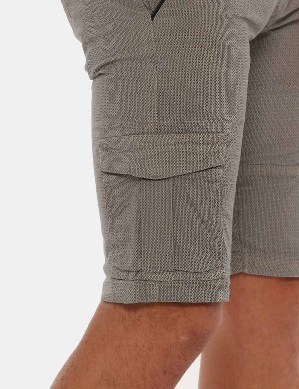 Bermuda Fifty Four grigio scuro - COMPOSIZIONE E VESTIBILITÀ:98% cotone 2% elastaneIl modello è alto 178 cm e indossa la tag