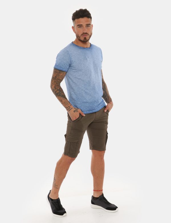 Bermuda Fifty Four verde pino - COMPOSIZIONE E VESTIBILITÀ:98% cotone 2% elastane.Il modello è alto 178 cm e indossa la tagl