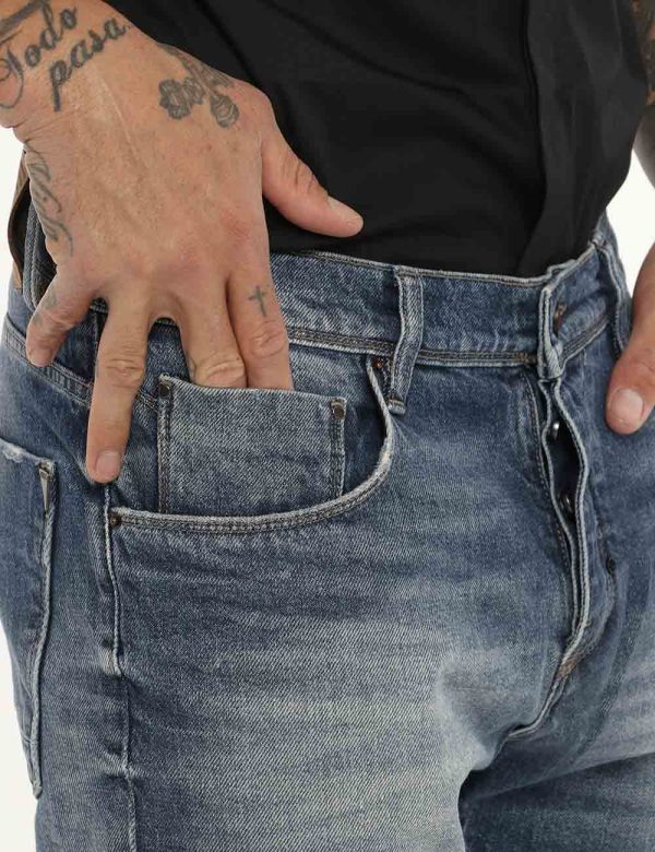 Jeans Antony Morato blu denim - COMPOSIZIONE E VESTIBILITÀ:99% cotone 1% elastane Il modello è alto 178 cm e indossa la tagl