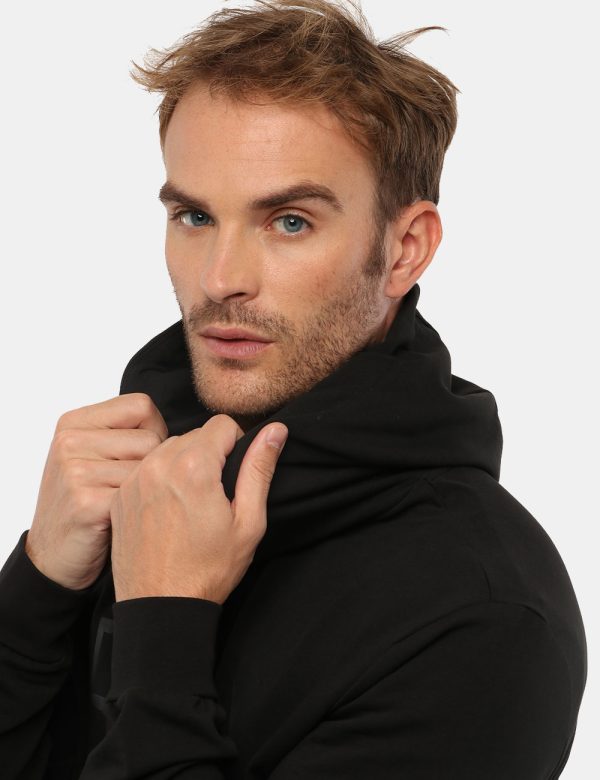 Felpa Antony Morato con cappuccio - 96% cotone 4% elastinaIl modello indossa la taglia L ed è alto 184 cm e la vestibilità è