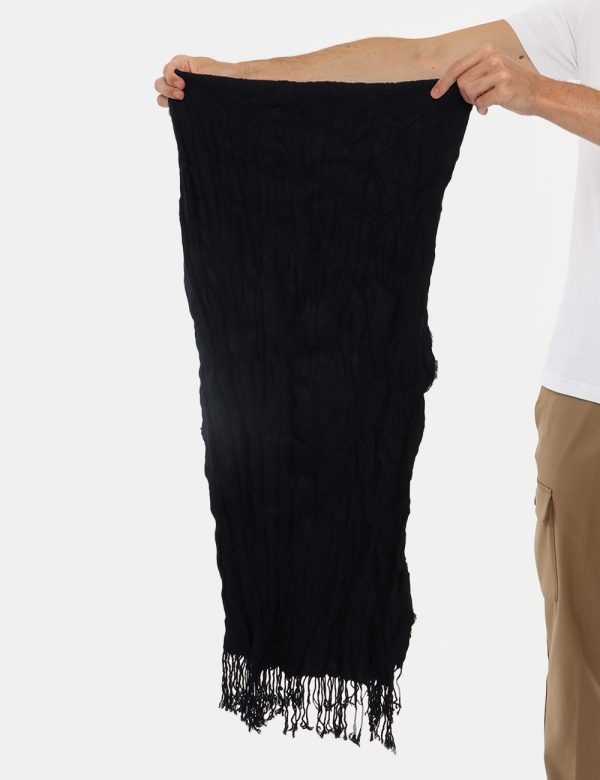 Sciarpa Antony Morato con frange - 100% acrilicoDimensioni: 192x53 cmUna sciarpa stropicciata con frange per rinnovare la tu