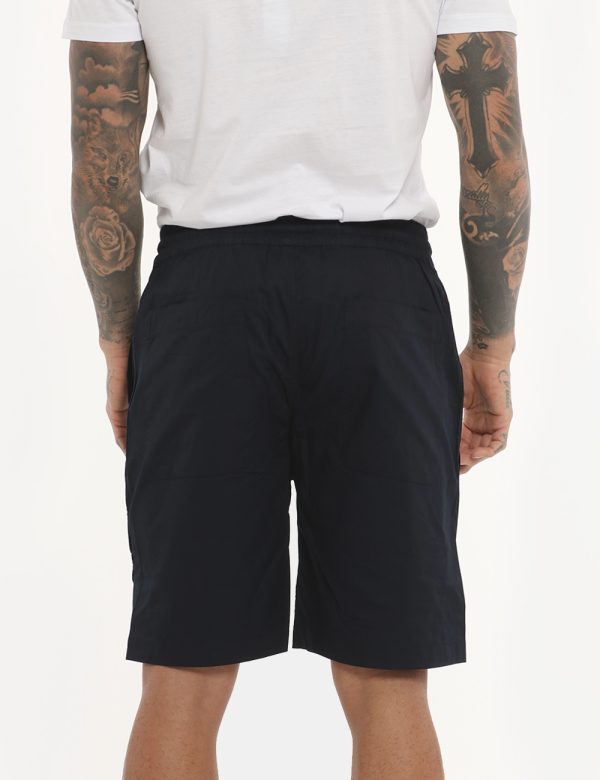 Bermuda Antony Morato blu - COMPOSIZIONE E VESTIBILITÀ:100% cotoneIl modello è alto 178 cm e indossa la taglia L. La vestibi
