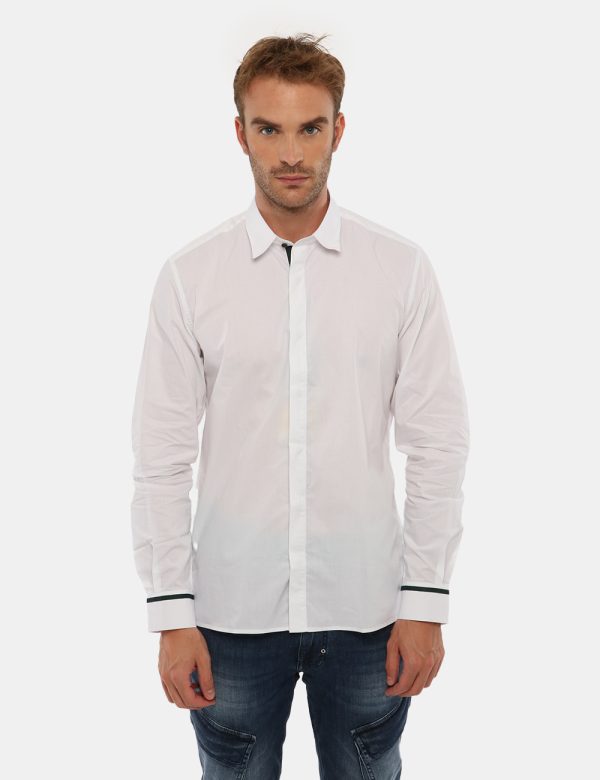 Camicia Antony Morato in cotone - 100% cotoneIl modello indossa la taglia 48 ed è alto 184 cm e la vestibilità è regolare. S