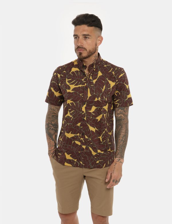 Camicia Antony Morato marrone fantasia - COMPOSIZIONE E VESTIBILITÀ:100% cotoneIl modello è alto 178 cm e indossa la taglia
