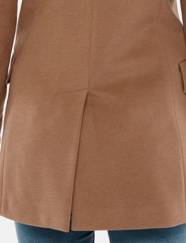 Cappotto Vougue con bottoni dorati - 93% poliestere 7% viscosaLa modella indossa la taglia S e la vestibilità del capo è reg