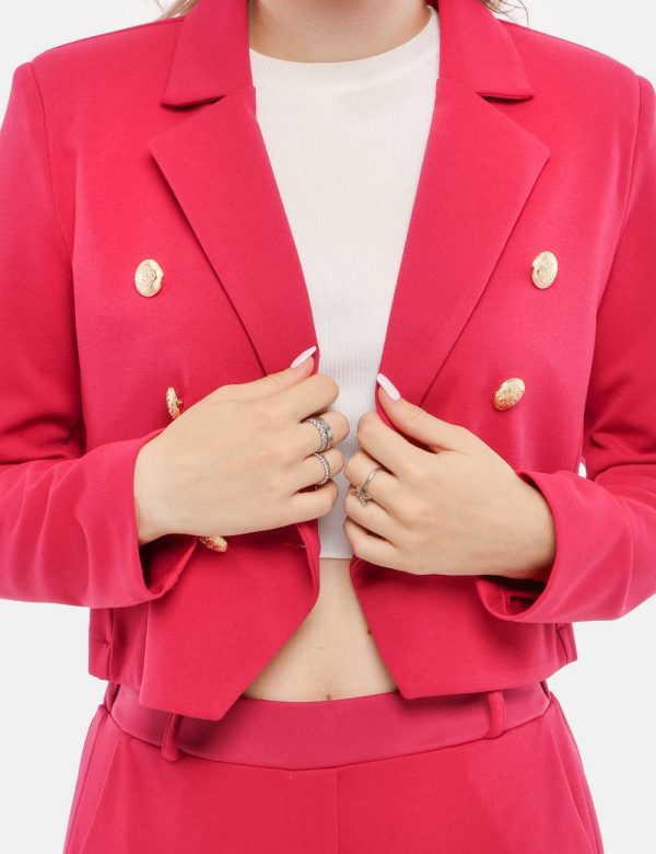 Blazer Vougue corto - 90% poliestere 10% elastinaLa modella indossa la taglia S ed è alta 168 cm e la vestibilità è regolar