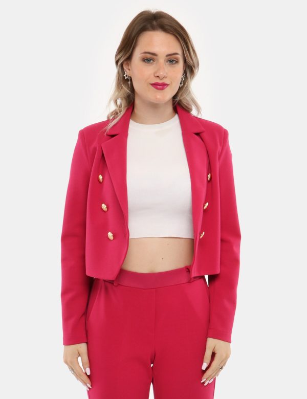 Blazer Vougue corto - 90% poliestere 10% elastinaLa modella indossa la taglia S ed è alta 168 cm e la vestibilità è regolar