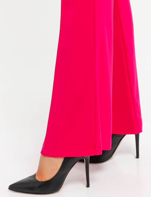 Pantalone Vugue con tasche - 96% poliestere 4% elastinaLa modella indossa una taglia S ed è alta 178 cm e la vestibilità è r