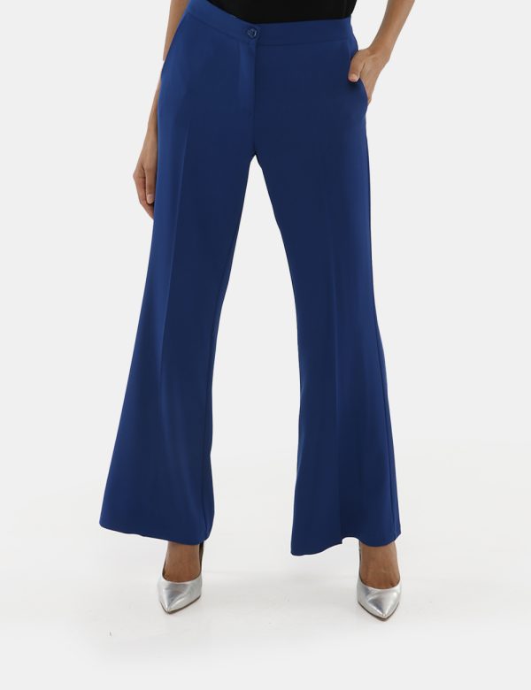 Pantalone Vougue in coordinato - 97% poliestere 3% elastanLa modella indossa la taglia S e la vestibilità del capo è regolar