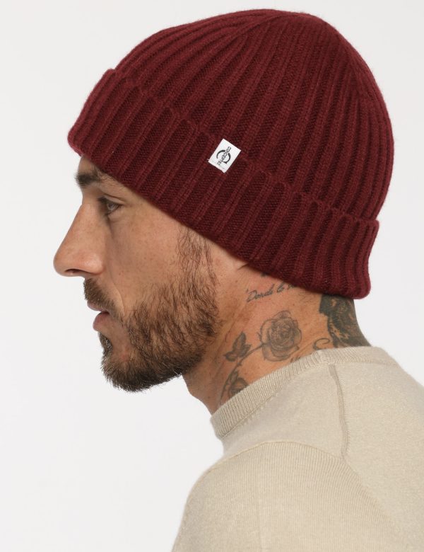 Cappello Concept83 bordeaux - COMPOSIZIONE E VESTIBILITÀ:100% acrilicoCONSIGLI DI STILE:Cappello unisex modello berretto in